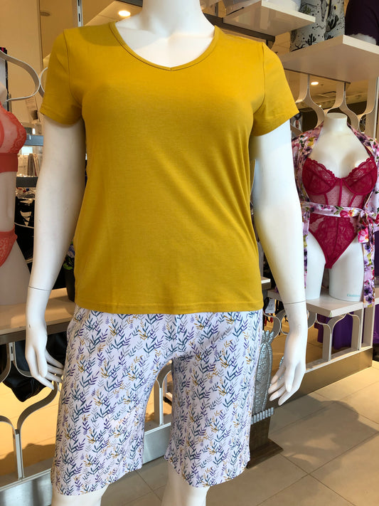 Charlotte V-neck T-shirt L4002 - Mustard