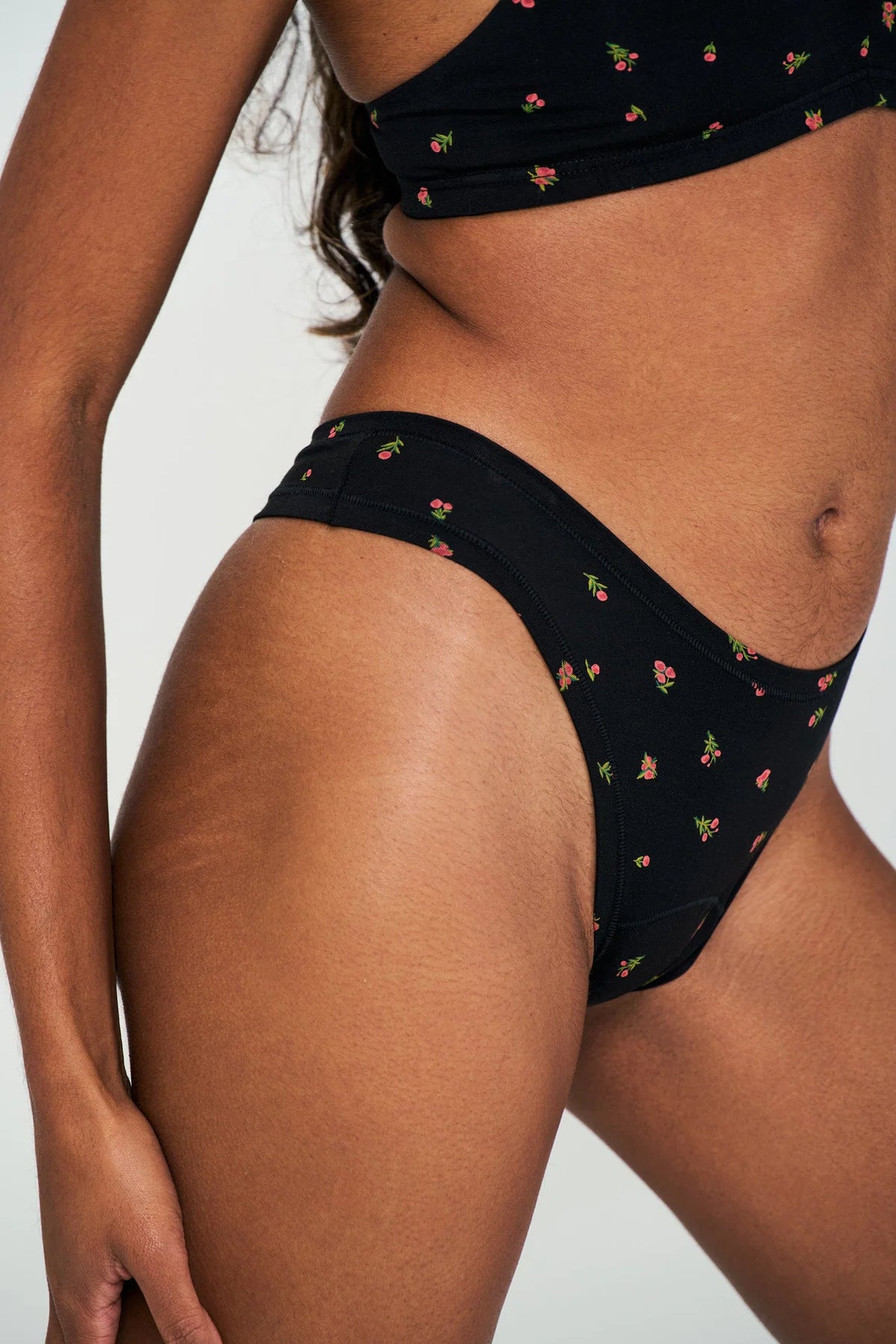 Dipped Thong (SC) - Roses Black