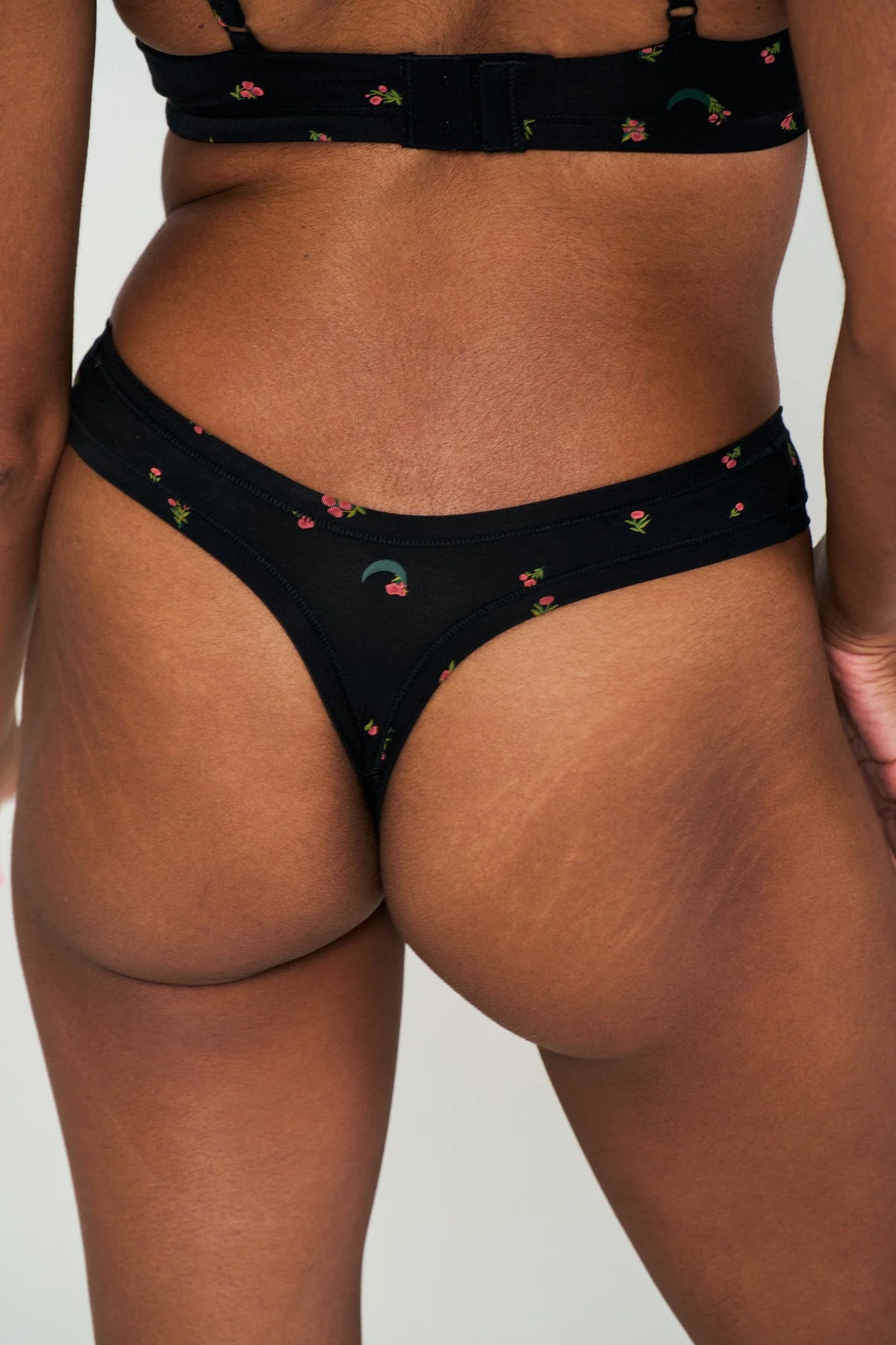 Dipped Thong (SC) - Roses Black