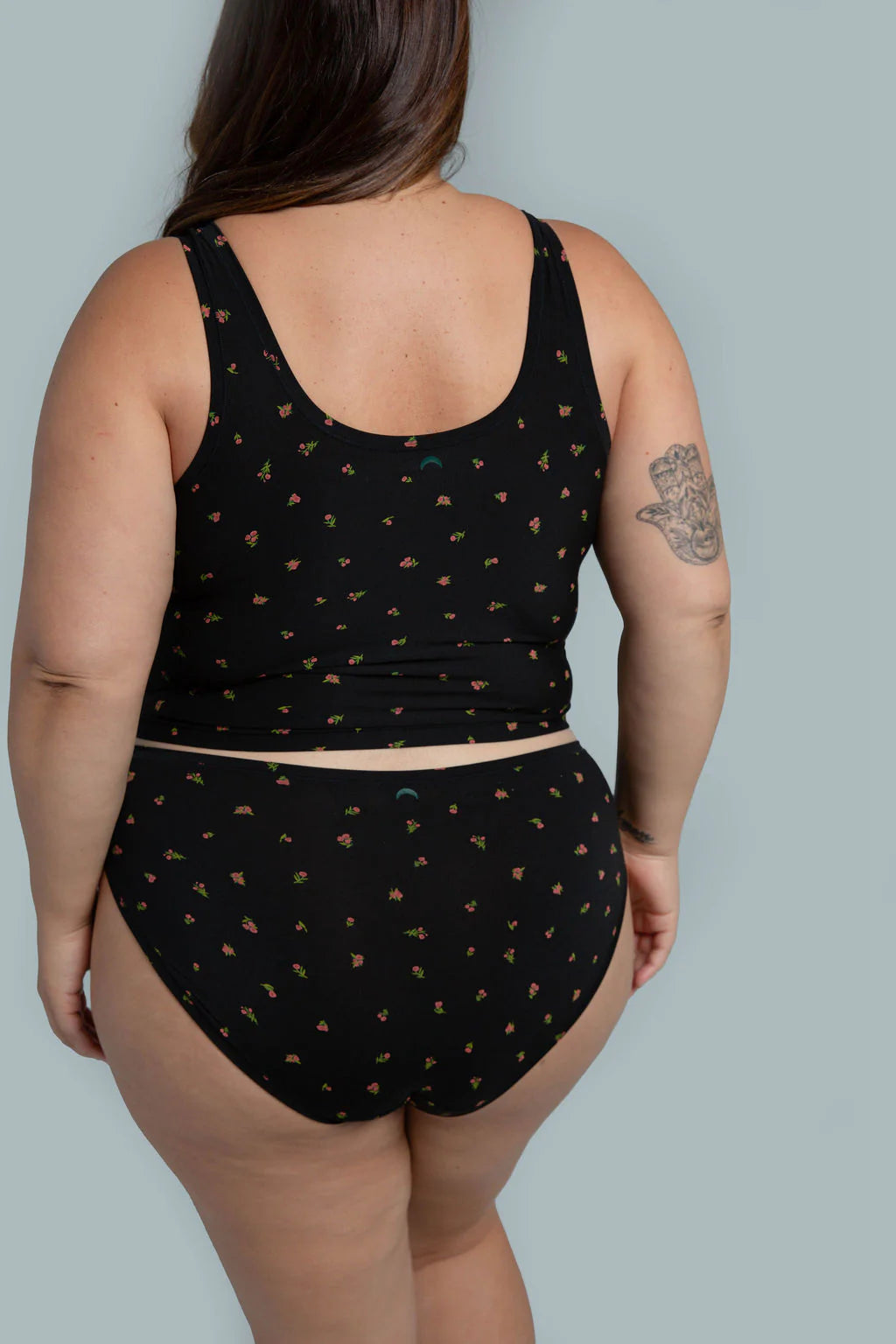 Sporty Crop (SC) Tank - Roses - Black