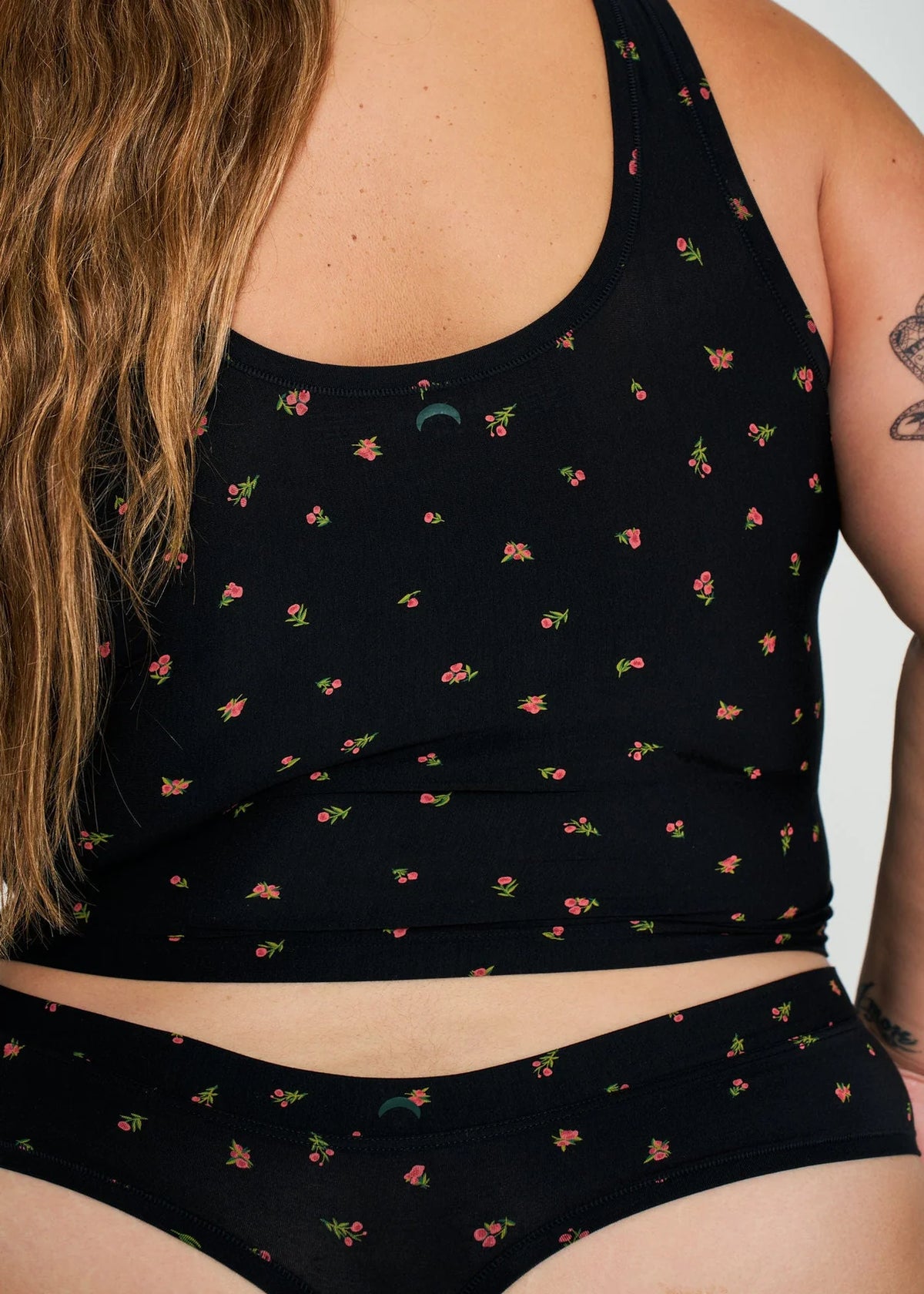 Sporty Crop (SC) Tank - Roses Black